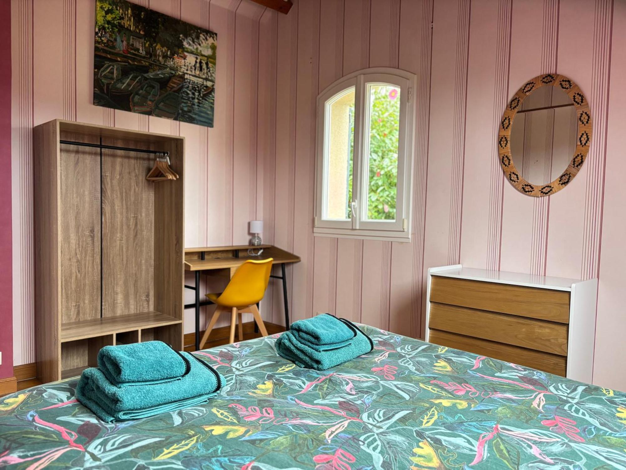 Le So Art, Grande Maison 4 Chambres, Terrain De Petanque, Grand Jardin Clos, Flipper, Babyfoot, Jeux Arcade, Ping Pong,1 Km Mer, Proche Golf, Port En Bessin, Bayeux Et Plages Du Debarquement, Adaptee Enfants Commes Kültér fotó